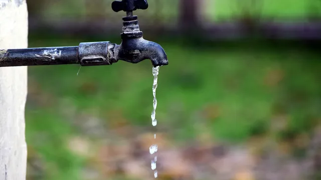 Водата от две обществени чешми край Враца е негодна за пиене