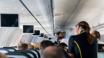 Пилоти и стюардеси с по-висок риск от онкологични заболявания: Ролята на космическата радиация