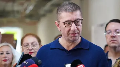 Мицкоски: Конституцията на РСМ защитава българската общност, но македонците в България нямат такива права