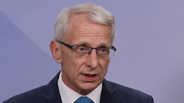 Николай Денков предупреждава за чистка и партийни назначения в образованието