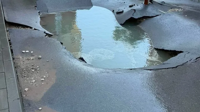 Наводнение във Варна заради авария на магистрален водопровод