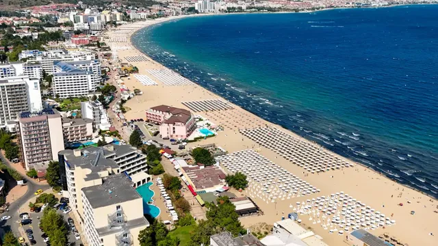 Хотелиери искат апартаментите по морето да плащат данъци, ток и вода като хотелите