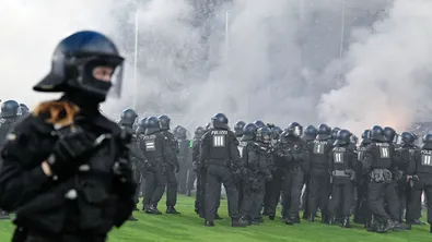 Фиаско по време на Купата на Германия: Близо 100 души са пострадали при безредици
