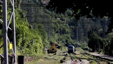 Жегата огъна релсите: Влак дерайлира между Владая и Горна баня