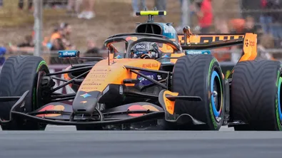 Ландо Норис триумфира в хаотичното Гран при на Нидерландия