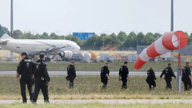 Германските служби откриха трети дрон и експлозив край летището в Лайпциг