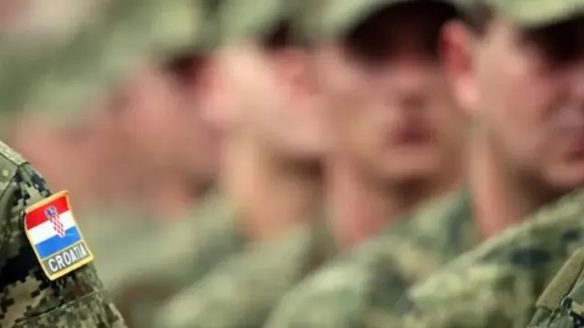 Хърватия предупреждава: Сърбия се сдобива с все повече оръжия
