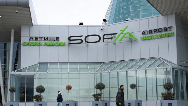 77 200 къса цигари и 5 кг тютюн са открити в ръчен багаж на пътници на Летище София
