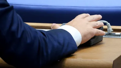 На първо четене: Депутатите одобриха промени за баланса между жените и мъжете в бордовете