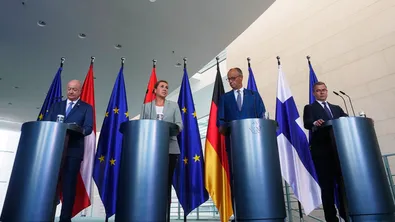 Шест държави от ЕС искат бюджетни съкращения и отказват общ заем
