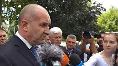 Румен Радев отива в Струмяни, ще проверява възстановяването след потопа