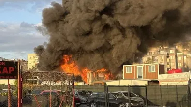Огромен пожар бушува в района на Владиславово край Варна
