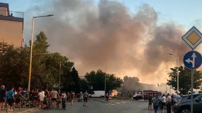 Има пострадал при пожара във Варна