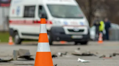 Тежък удар край Бургас: Двама останаха затиснати в смачкана кола