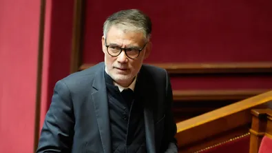 Лидерът на социалистите се включва в битката за президент на Франция