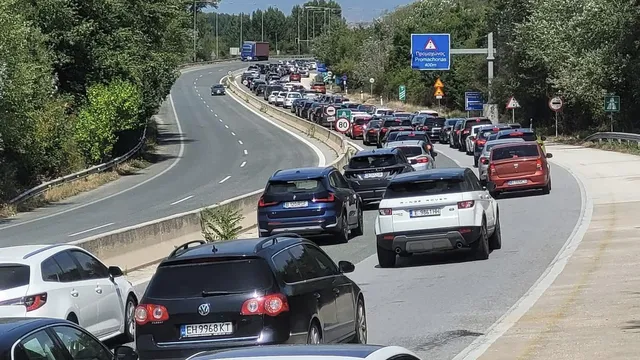 Километрично задръстване на ГКПП „Кулата – Промахон“ в посока България
