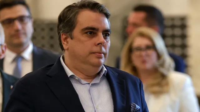 Асен Василев: Гюров има реални шансове да спечели президентските избори