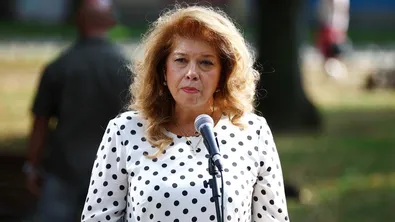Йотова: Здравето на децата е национална кауза, не тема за противопоставяне
