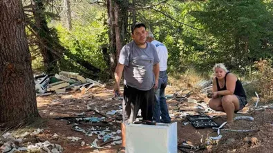 Будна гражданка спипа нарушители да изхвърлят отпадъци в гората над Свети Влас