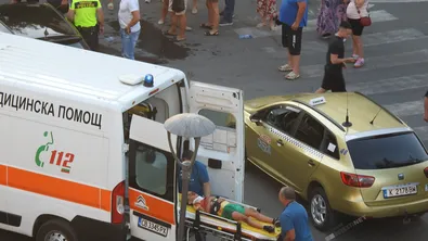Кола блъсна дете до пешеходна пътека в Кърджали