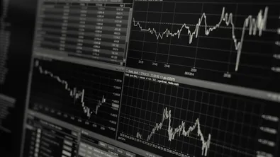 Военното напрежение между САЩ и Иран повлече европейските акции надолу