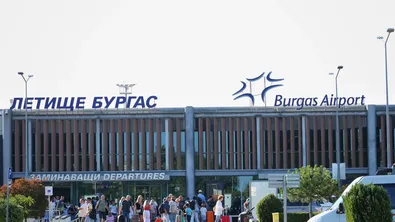 От началото на годината на летищата във Варна и Бургас са обслужени над 3 милиона пътници