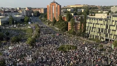 Хиляди протестираха в Сърбия 22 месеца след трагедията в Нови Сад