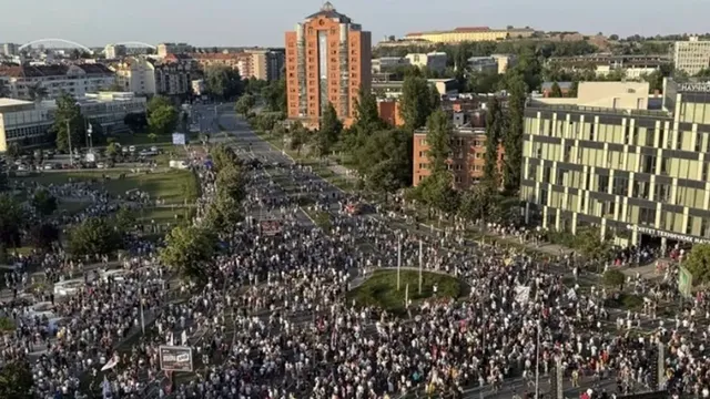 Хиляди протестираха в Сърбия 22 месеца след трагедията в Нови Сад