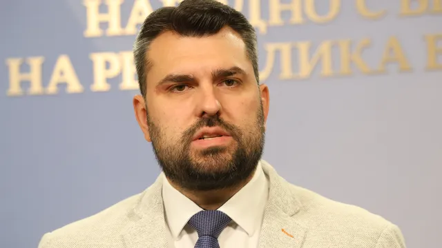 С глава в пясъка пред руските саботажи: ГЕРБ критикува мълчанието на Радев
