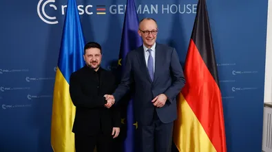 Мерц към Зеленски: Германия ще продължи решителната си подкрепа за Украйна