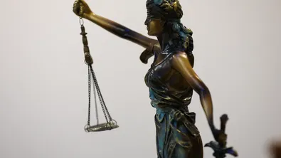 Цветан Василев съди прокуратурата за €100 хил. заради публични обвинения в престъпна дейност