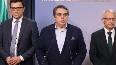 Асен Василев: Управляващите удариха малкия бизнес и семействата с деца
