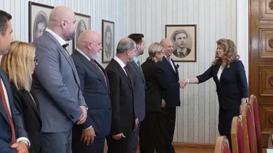 Илияна Йотова обсъди възможностите и рисковете пред изкуствения интелект в България