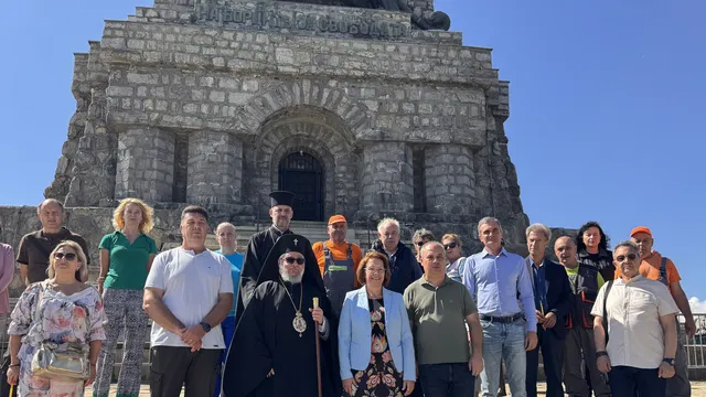 Строителната площадка на Паметника на свободата на връх Шипка беше открита с водосвет