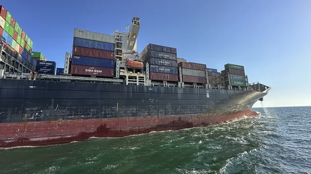 Русия удари два товарни кораба в Черно море