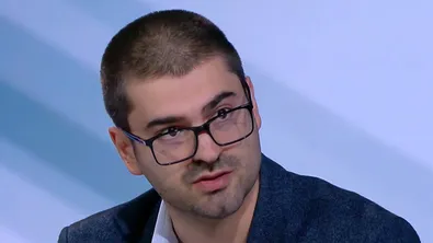 Виктор Блъсков: България не трябва да се хвърля "с гърди напред" срещу Русия