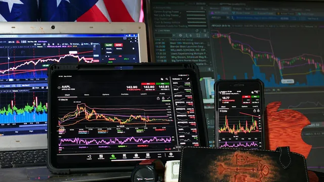 Геополитиката раздвижи стоковите пазари: Петролът доближи 100 долара, пшеницата поевтиня