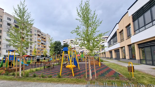 Родители се чудят - срещата в детската градина и в училището са в един и същи ден и час