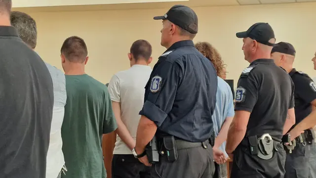 Убийството на Младежкия хълм: Бащата, който прегръща сина си - убиец