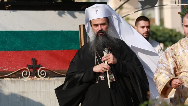 Патриарх Даниил отслужи литургия в храм „Св. Архангел Михаил“ по повод Съединението
