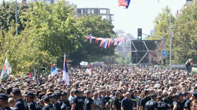 Десетки хиляди се събраха в Белград за погребението на военнопрестъпника Ратко Младич