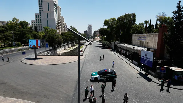 Бивш генерал на Асад, обвинен в убийства на протестиращи, е арестуван в Сирия