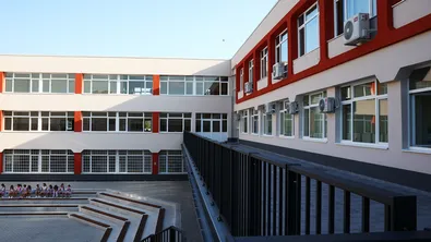 Синдикат "Образование": PISA 2025 показва, че учениците губят мотивация и разчитат все повече на AI