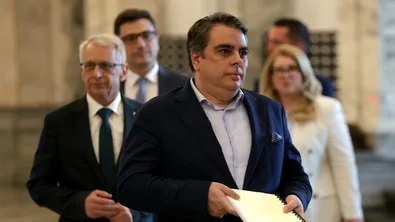 Асен Василев: България има нужда от независим президент