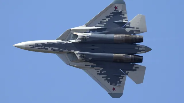 „Не е дрон, не е ракета": Русия показа нови хибридни оръжия за Су-57