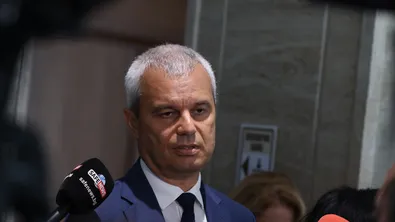 Костадинов: Не разбирам защо някои хора се срамуват от идеологическата си принадлеждност