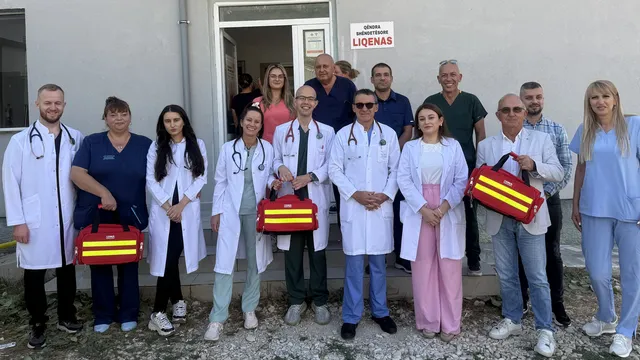 Български лекари начело с проф. Иво Петров отново преглеждат безплатно в Мала Преспа
