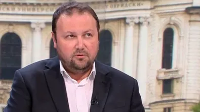 Раздорът сред ректорите: Зад спора стои политика