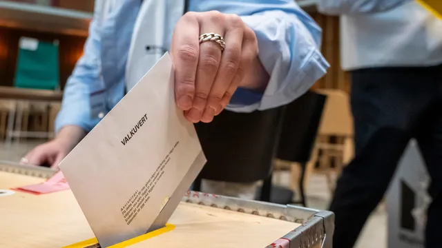Избори в Швеция: Десницата брани властта, левицата иска завръщане, крайнодесните чакат постове