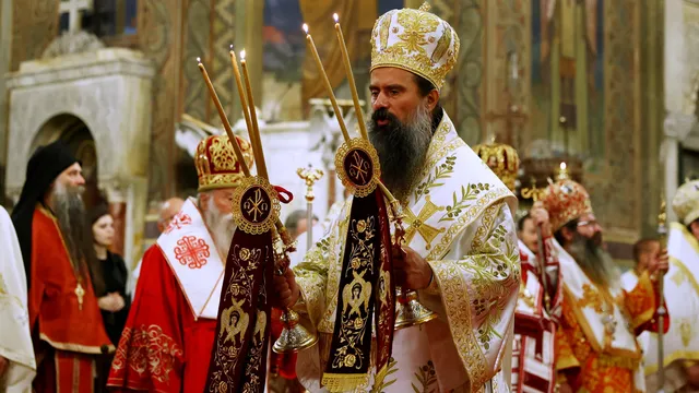 1700 години от намирането на Честния Кръст: Патриарх Даниил отслужи литургия в "Св. Александър Невски"